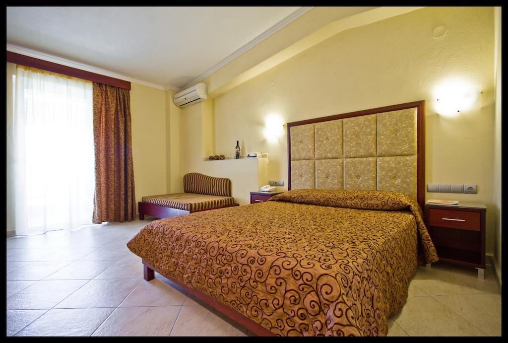Hotel Sarti Beach Habitación foto
